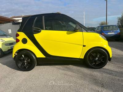 Smart ForTwo SMART CABRIO 451 Giallo usata Aprilia