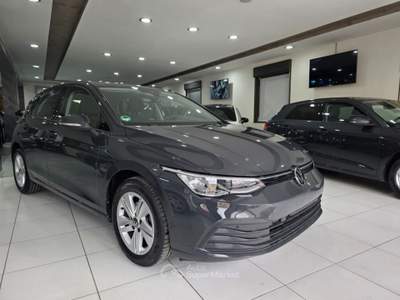 Volkswagen Golf 8 2.0 TDI 115CV SCR Life Navi - Virtual Cockpit Grigio usata Mirabella Imbaccari