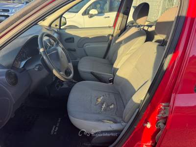Dacia Logan 1.6i MCV Rosso usata Mentana