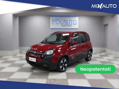 Fiat Panda Pandina Cross 1.0 Firefly Hybrid S&amp;S 70CV Rosso usata Latina