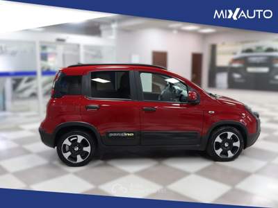 Fiat Panda Pandina Cross 1.0 Firefly Hybrid S&amp;S 70CV Rosso usata Latina