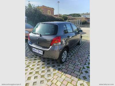 Toyota Yaris Yaris 1.4 D-4D 5p. Grigio usata Cimitile