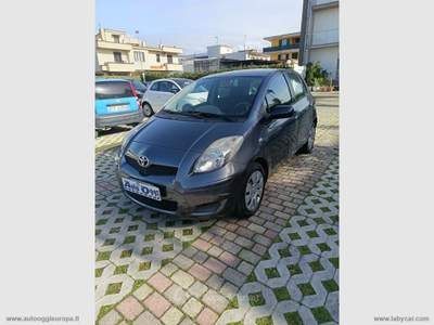 Toyota Yaris Yaris 1.4 D-4D 5p. Grigio usata Cimitile