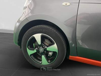Smart ForFour forfour EQ Racingrey PARI NUOVO !!! Argento usata Qualiano