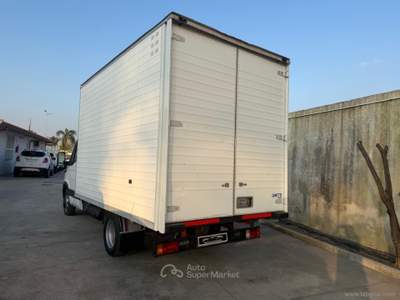 Iveco Daily Daily 35C10 2.3 Hpi PL-RG Cabinato OUTLET usata Qualiano