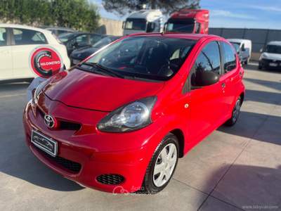 Toyota Aygo Aygo 1.0 VVT-i 5p. Now Connect PER NEOPATENTATI Rosso usata Qualiano