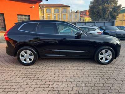 Volvo XC60 B4(d) 197CV AUT. Mom.Core (AUTOCARRO N1) Nero usata Milano