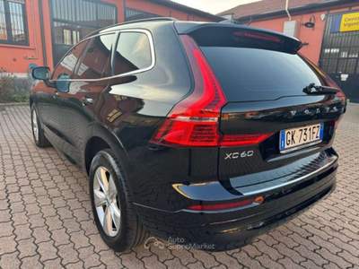 Volvo XC60 B4(d) 197CV AUT. Mom.Core (AUTOCARRO N1) Nero usata Milano