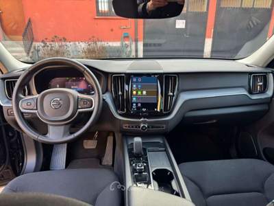 Volvo XC60 B4(d) 197CV AUT. Mom.Core (AUTOCARRO N1) Nero usata Milano