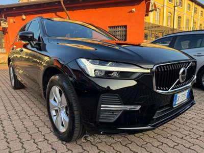 Volvo XC60 B4(d) 197CV AUT. Mom.Core (AUTOCARRO N1) Nero usata Milano