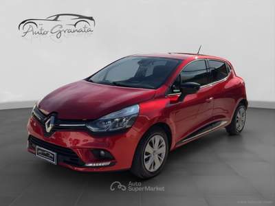 Renault Clio Clio TCe 12V 90CV GPL 5p. Moschino Zen PER NEOPATENTATI Rosso usata Qualiano