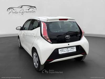Toyota Aygo Aygo 1.0 VVT-i 69 CV 5p. x-cool IDEALE PER NEOPATENTATI Bianco usata Qualiano