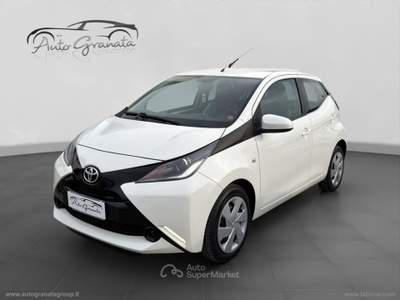 Toyota Aygo Aygo 1.0 VVT-i 69 CV 5p. x-cool IDEALE PER NEOPATENTATI Bianco usata Qualiano