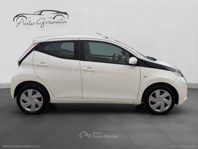 Toyota Aygo Aygo 1.0 VVT-i 69 CV 5p. x-cool IDEALE PER NEOPATENTATI Bianco usata Qualiano