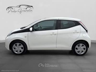 Toyota Aygo Aygo 1.0 VVT-i 69 CV 5p. x-cool IDEALE PER NEOPATENTATI Bianco usata Qualiano