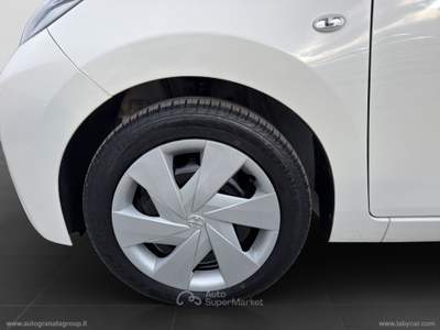 Toyota Aygo Aygo 1.0 VVT-i 69 CV 5p. x-cool IDEALE PER NEOPATENTATI Bianco usata Qualiano