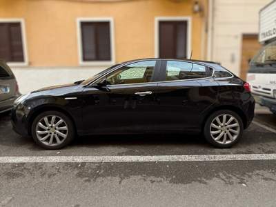 Alfa Romeo Giulietta Distinctive Nero usata Bari
