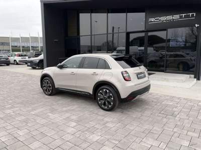 Fiat 600 Hybrid DCT MHEV La Prima ANCHE NEOPATENTATI Beige usata Russi