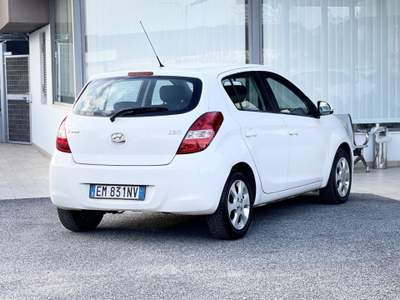 Hyundai i20 Benzina 78CV E5 Neo - 2012 Bianco usata Roma