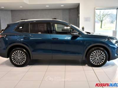 Volkswagen Tiguan 2.0 TDI 150 CV DSG EDITION PLUS + R18 + GANCIO TRA Blu/Azzurro usata Quinzano D'oglio