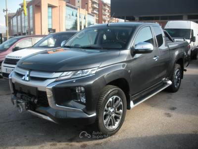 Mitsubishi L200 1/2cab.SuperSelect Nero usata Frosinone
