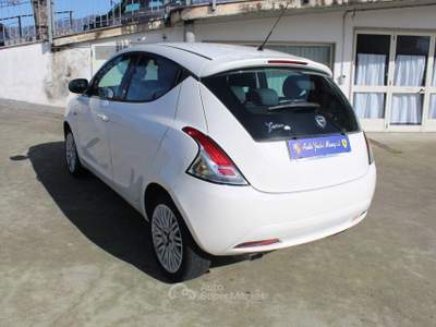 Lancia Ypsilon 1.2 69 CV 5 porte Elefantino Bianco usata Padula