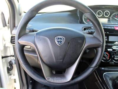 Lancia Ypsilon 1.2 69 CV 5 porte Elefantino Bianco usata Padula