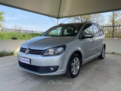 Volkswagen Touran Business 1.6 TDI DSG 7 POSTI OK NEOPATENTATI C.AUT Argento usata Pavia
