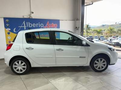 Renault Clio 1.2 16V 5 porte Live! Bianco usata ADRANO