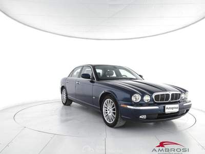 Jaguar XJ 2.7 D V6 cat Executive - PER OPERATORI DEL SETTORE Blu/Azzurro usata Corciano