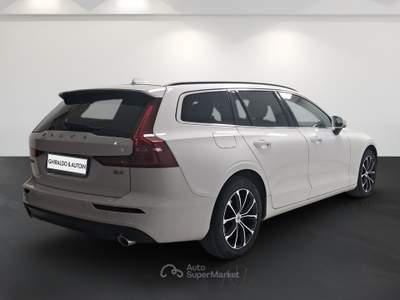 Volvo V60 II 2.0 b4 Momentum Business Pro auto Bianco usata Padova