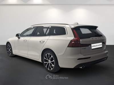 Volvo V60 II 2.0 b4 Momentum Business Pro auto Bianco usata Padova