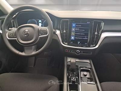 Volvo V60 II 2.0 b4 Momentum Business Pro auto Bianco usata Padova