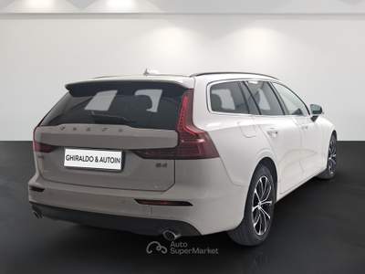 Volvo V60 II 2.0 b4 Momentum Business Pro auto Bianco usata Padova