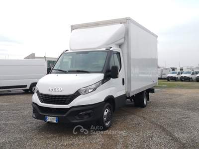 Iveco Daily 35C14 BTor 2.3 HPT PL-RG furgone alluminio Bianco usata Reggio nell'Emilia