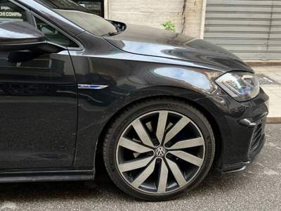 Volkswagen Golf dsg 150cv Nero usata Bari