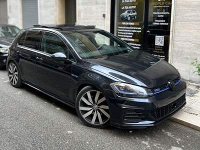 Volkswagen Golf dsg 150cv Nero usata Bari