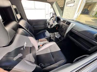 Suzuki Jimny 1.3i 16V cat 4WD Special Nero usata Torino