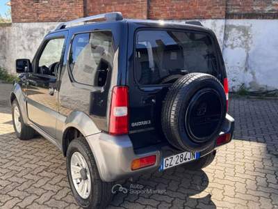 Suzuki Jimny 1.3i 16V cat 4WD Special Nero usata Torino