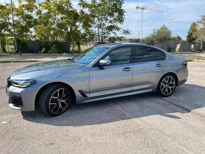 BMW Serie 5 520d 520 520d 48V xDrive Msport Grigio usata Conversano