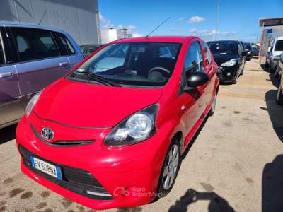 Toyota Aygo 1.0 BENZINA X NEOPATENTATI Rosso usata Conversano