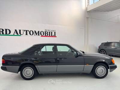 Mercedes-Benz Classe E W124 1990 VETTURA A METANO REVISIONATA Grigio usata Ciserano