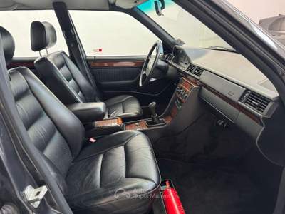 Mercedes-Benz Classe E W124 1990 VETTURA A METANO REVISIONATA Grigio usata Ciserano