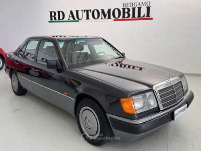 Mercedes-Benz Classe E W124 1990 VETTURA A METANO REVISIONATA Grigio usata Ciserano