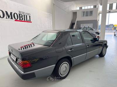 Mercedes-Benz Classe E W124 1990 VETTURA A METANO REVISIONATA Grigio usata Ciserano