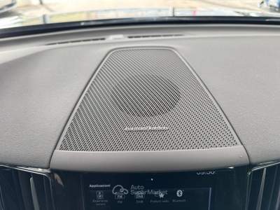 Volvo XC60 B4 (d) 197cv Geartronic Momentum Pro Nero usata Castellaneta