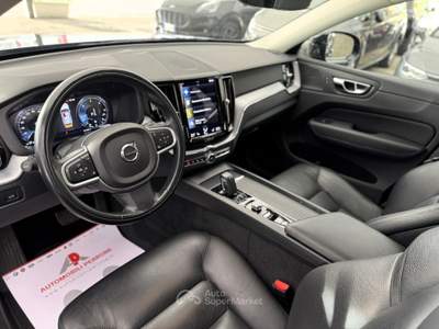 Volvo XC60 B4 (d) 197cv Geartronic Momentum Pro Nero usata Castellaneta