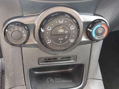 Ford Fiesta COMPLETAMENTE TAGLIANDATA GARANZIA 12 MESI Bianco usata Mercato San Severino