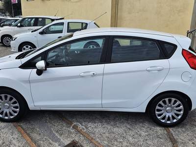 Ford Fiesta COMPLETAMENTE TAGLIANDATA GARANZIA 12 MESI Bianco usata Mercato San Severino