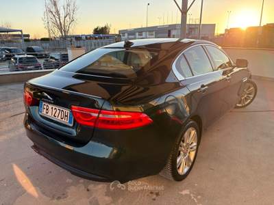 Jaguar XE 2.0 D Turbo aut. Portfolio Verde usata ALTAMURA